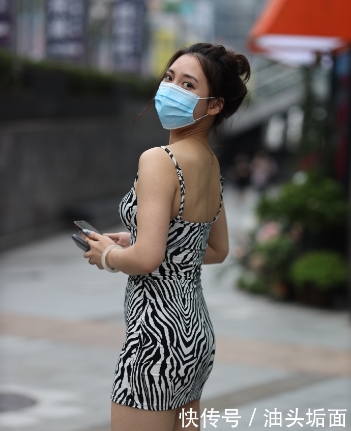 时尚|30岁阿姨的时尚“斑马裙”,蕴藏别样魅力,一般少女难以驾驭