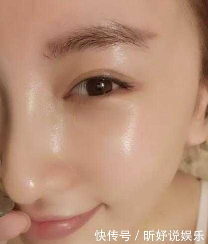 药店不值钱的它,45岁阿姨睡前抹点,皮肤满满的胶原蛋白