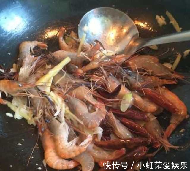  做法|油爆虾的做法，太好吃了，一口一口停不下来！