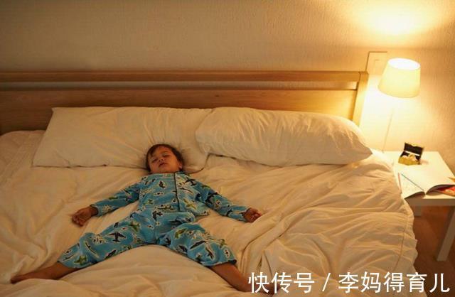 孩子|研究表明:孩子在这个时间点睡觉,大脑更聪明,还帮助身体长高