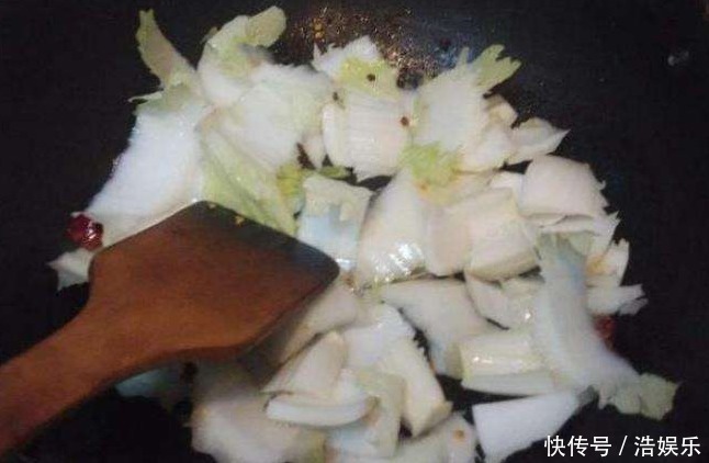 做醋溜白菜,什么时候放醋最好记住醋溜汁的比例,酸爽特下饭