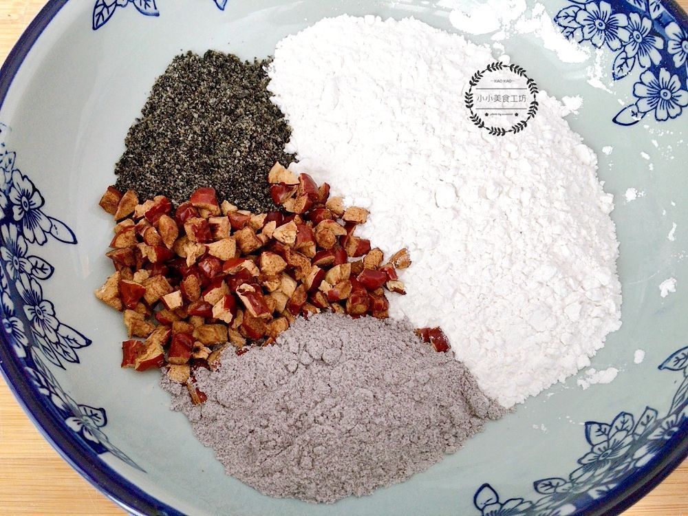 婆婆坚持每天吃点它,脸色红润,头发乌黑,朋友夸:难怪显年轻