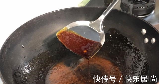 炒糖色时,第一步就“放糖”方法不对,难怪焦糖色还发苦!