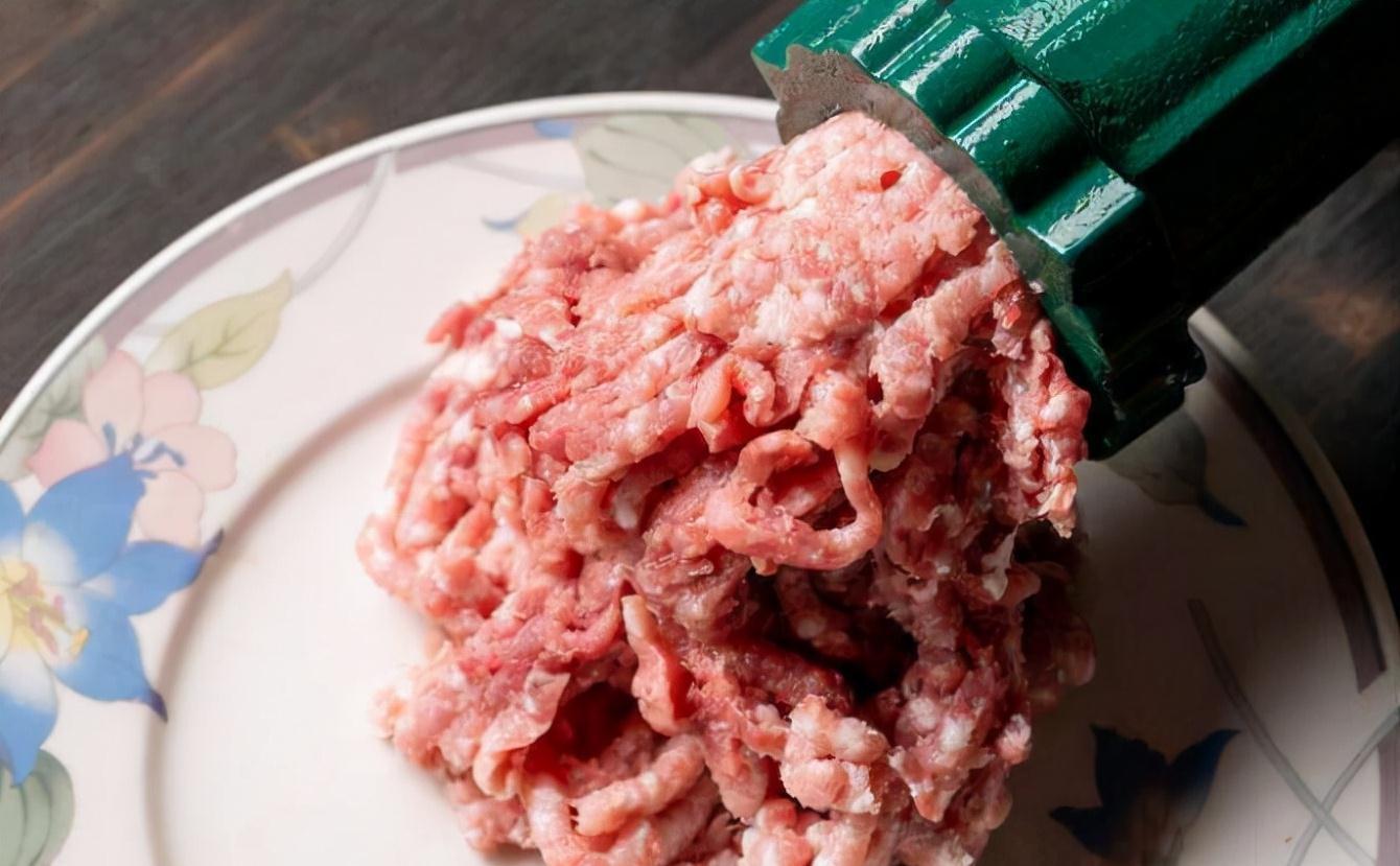 为啥自己总是调不出“香嫩的”肉馅？别只会放香油，学会多做2步