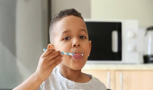 缺钙|表弟14岁身高1米8,从小就爱吃,钙是鸡蛋的20倍,轻松长高个