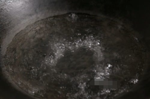 荷包蛋|水煮荷包蛋,千万不要水开下锅,多加这几步,鸡蛋圆嫩完整不出沫