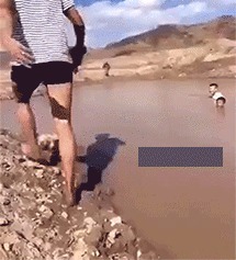 |搞笑GIF:有这么一群伴娘,吓得我都不敢结婚了