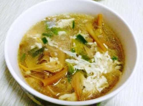 黄花菜|失眠最怕喝这汤，上锅煮一煮，营养极高，失眠好了，早知早受益