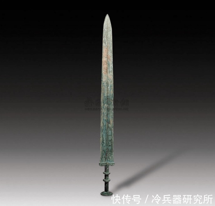 舍施尔弯刀|古代有削铁如泥的神兵利器?现代制造的刀剑回到过去能否大杀四方