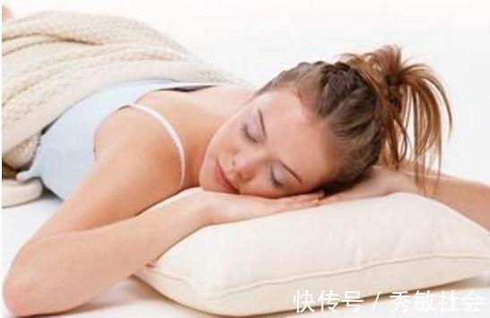 孕妇|孕妇不要这种姿势睡觉,对腹中胎儿影响很大,尤其第一种