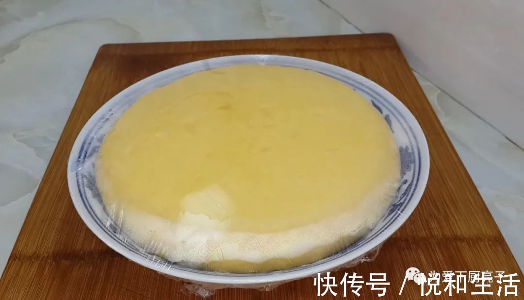 面包这么做太香了,加4个鸡蛋,不用烤箱也能一次成功,松软香甜