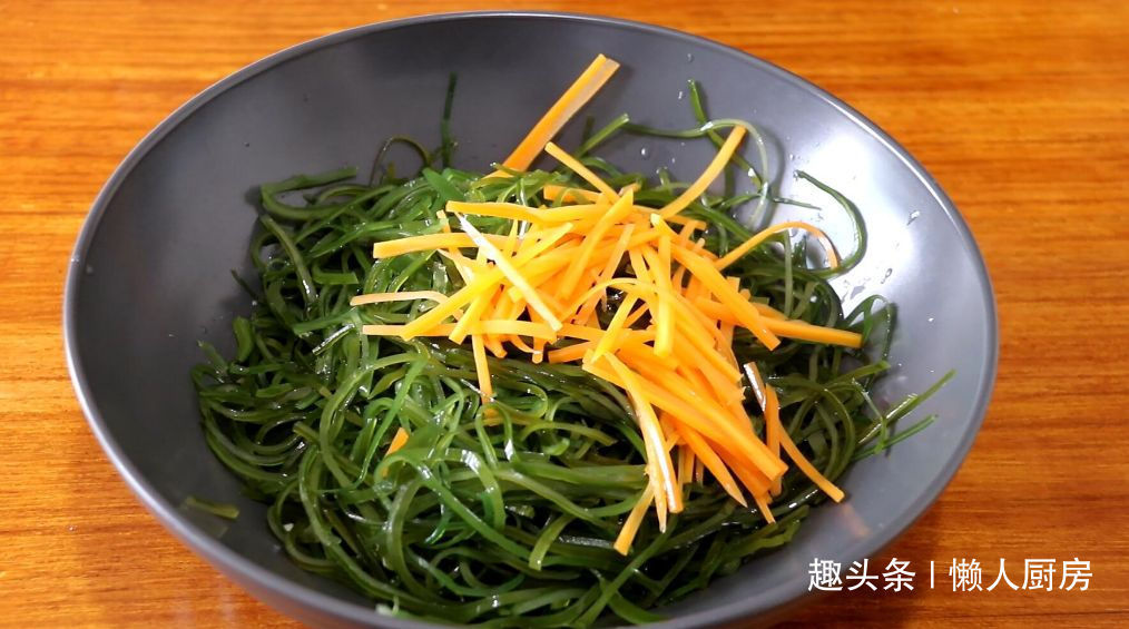 小小一个压缩海带卖5元，泡发后超多，凉拌着吃，酸辣开胃