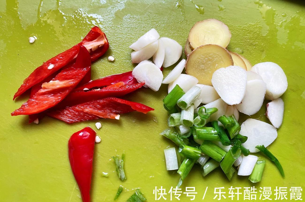 美味|猪肝怎么炒才滑嫩大厨教你一招,出锅不老不腥,健康营养又美味