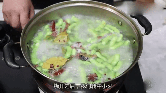豆粒|煮毛豆，很多人第1步就错了！难怪毛豆变色发黄，还不入味~
