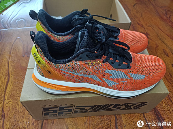跑者|五大进口品牌,六大国产品牌,16款秋季适合入门跑者的跑鞋他推荐与分析。