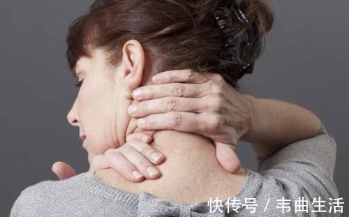 身体|女人绝经后,身体出现3种表现,警惕骨质疏松找已上门,需重视