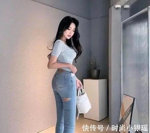 潮流感|牛仔裤穿着起来修身清爽,具备着潮流感,能有效地打造出女性气质