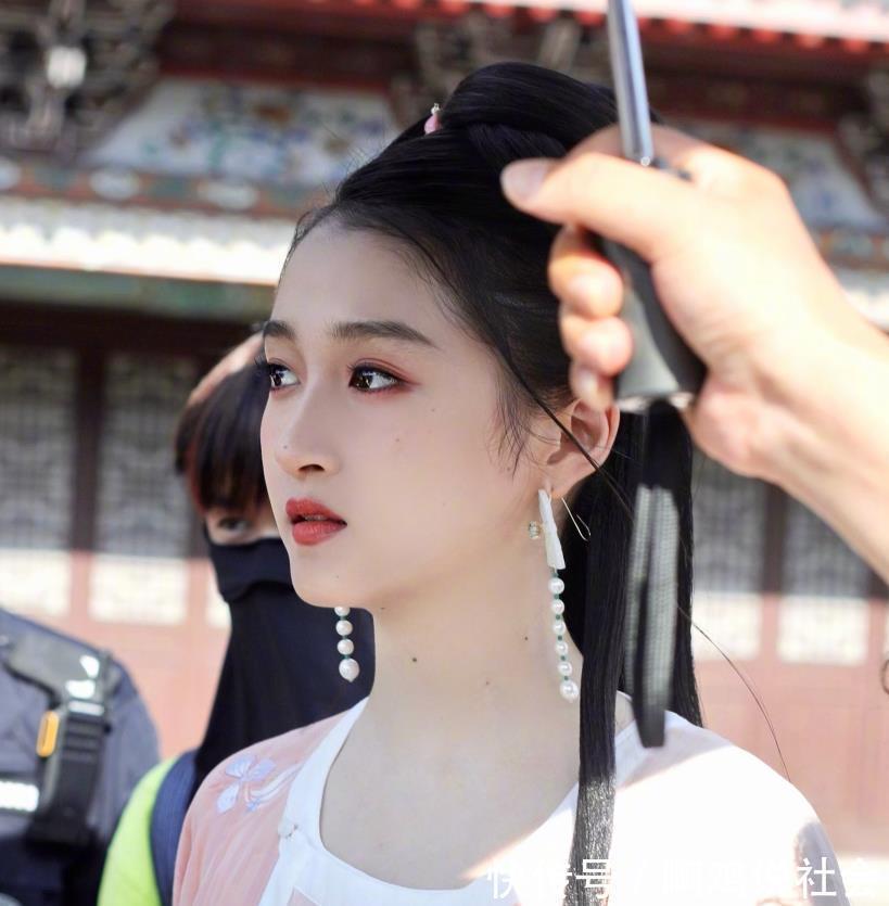来袭|《明侦》后又一推理综艺来袭关晓彤成团宠,五位男神太养眼了