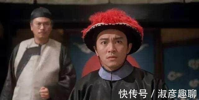 上下联&一贪官知县请客，对联讽刺下属不送礼，被下属怒怼，气的脸色发白