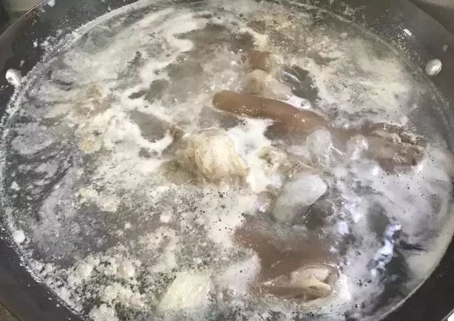 烧开|冬天女人多吃一道菜，能驱寒除湿，补血又补钙，常吃还能美容养颜