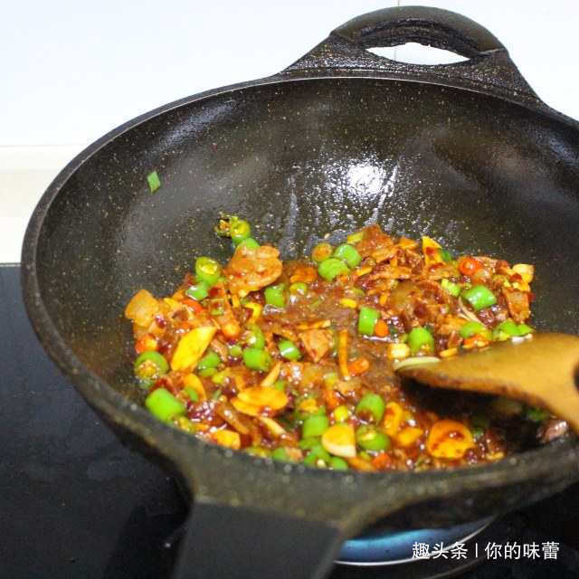 砂锅|干锅土豆片，香辣过瘾，做法简单，好吃到放不下筷子