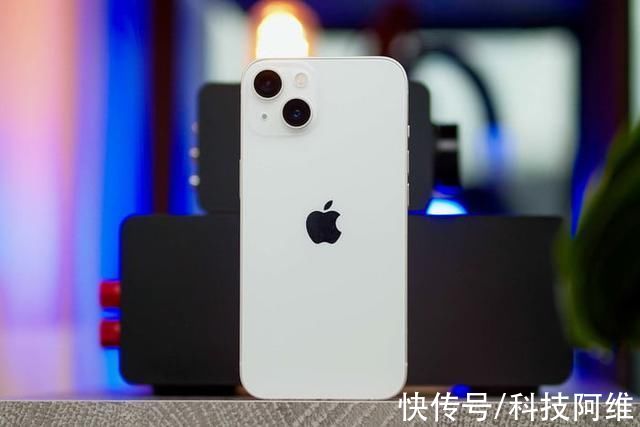 iphone13|为什么苹果手机突然在中国市场排名第一？原因有三点，看破且说破