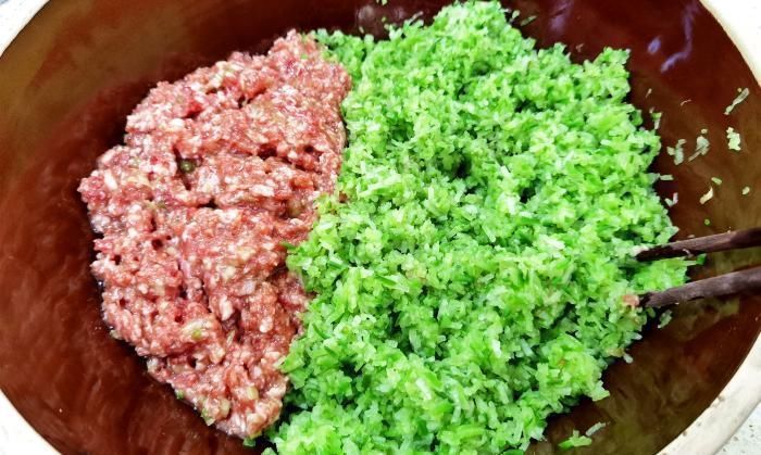 萝卜做馅时,有人焯水,有人用盐杀水,教你正确做法,饺子特别香