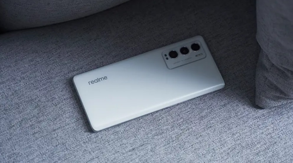 探索|Realme GT2大师探索版不一般，天玑9000+18G内存，性价比之王