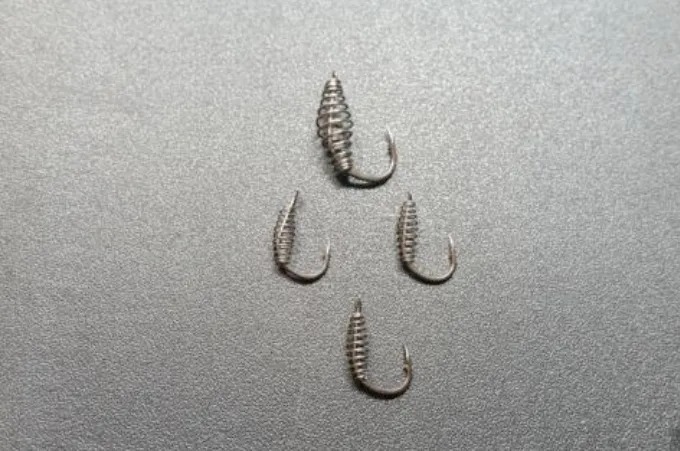 高手才不会说：鱼钩上只要加它，不管在哪钓，一根竿都忙不过来