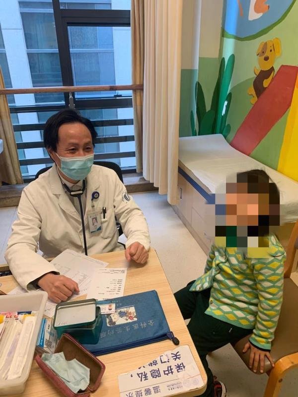 原因|【怪事】6岁女孩持续呕吐两年，最多一天吐20多次！原因太罕见……