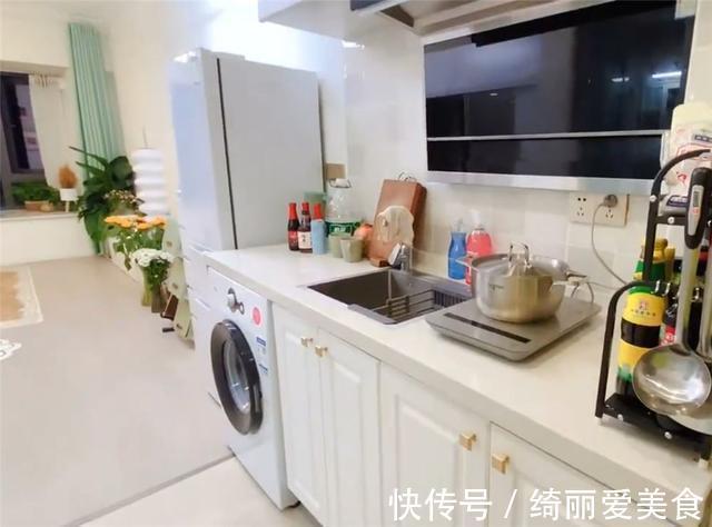 卧室|姑娘买下28㎡小家,利用2米9层高做夹层卧室,一个人住也太爽了