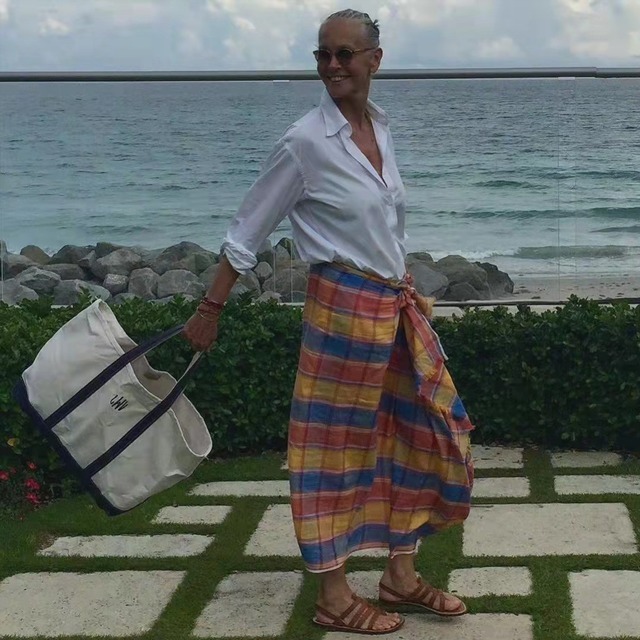 时髦性|60岁奶奶这样穿,优雅时髦不花哨,扎马尾露额头帅气不像奶奶