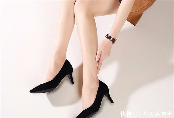 妩媚|尖头高跟鞋显女人优雅,性感的酒杯跟设计,散发妩媚迷人的气息