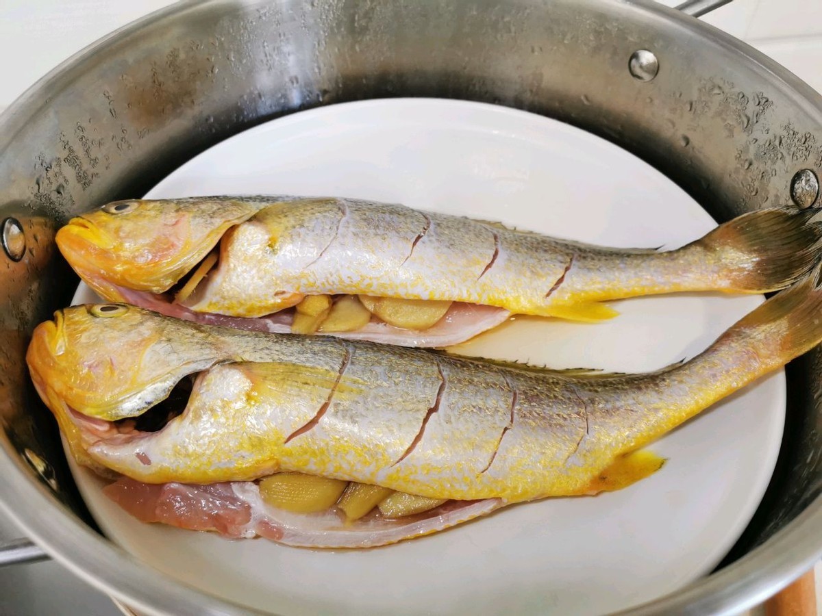 黄鱼|黄鱼这样做真鲜美,原汁原味,营养又健康,家人都爱吃