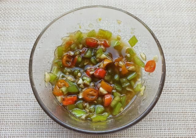 年夜饭必备的6道凉拌菜，清爽解腻，营养又美味，看着就很有食欲