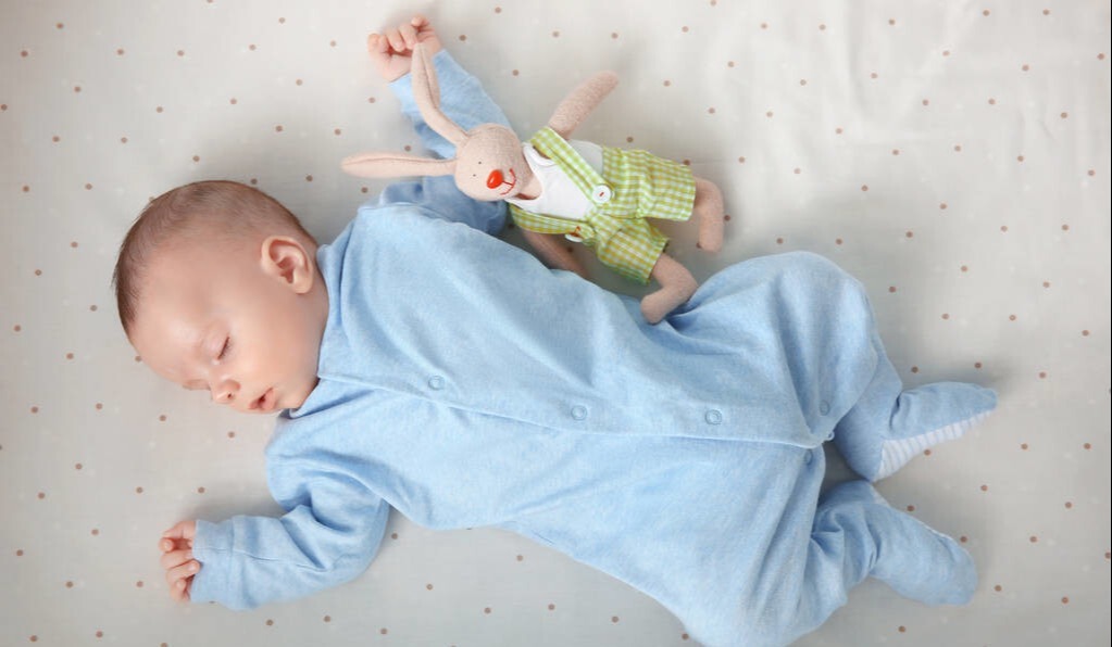 技巧|睡眠好的宝宝长得快,让孩子晚上睡久一点有技巧,新手爸妈学起来