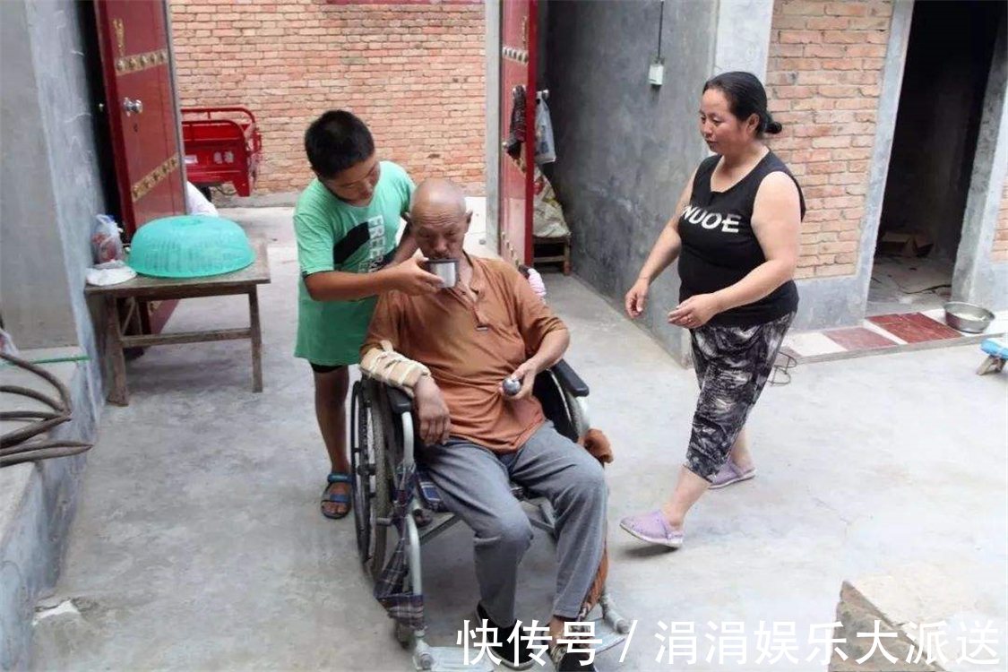 老伴|老了才知道,无论生多少个孩子,“最孝顺”自己的总是这一个
