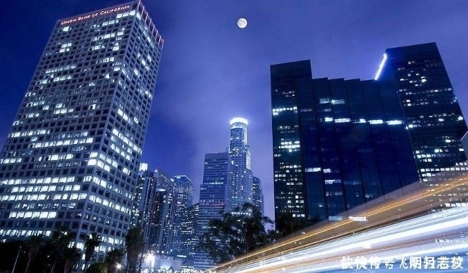 光速 光速是宇宙中最快速度?可是在科学家眼中,光速实在是太慢了