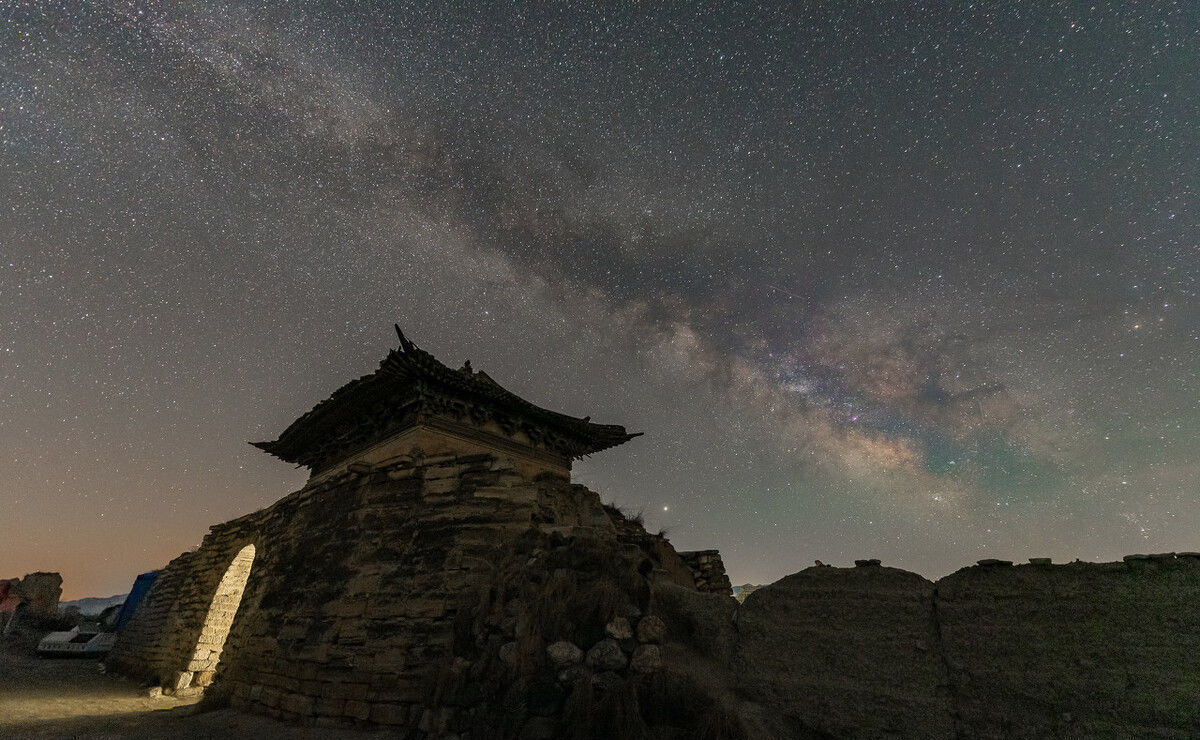 坟墓|乌桓挖了匈奴单于的坟墓，汉军出击匈奴，顺便打乌桓