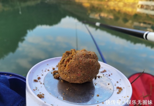 钓了大半辈子的老头说啥也不告诉我秘方,最后一顿饭才完美解决