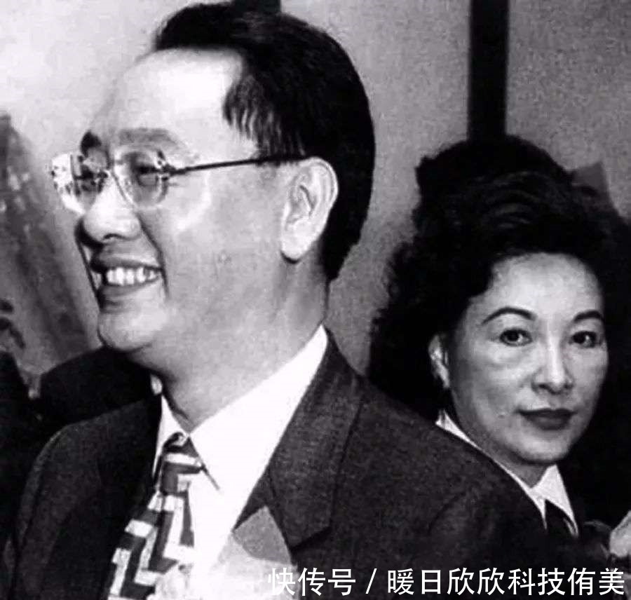 窗帘|农村穷小子,靠卖窗帘年赚5亿,却英年早逝,留下800套房产