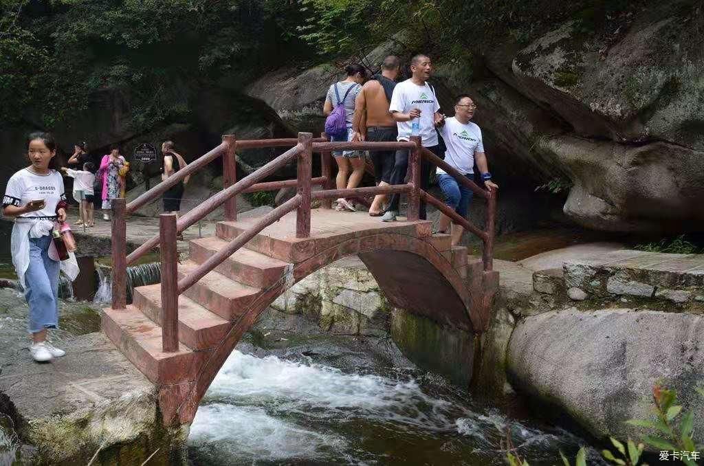 中年|西峡龙潭沟