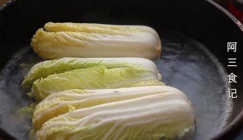 白菜别再炖了，教你秘制新做法，实在太香了，出锅2分钟就扫光
