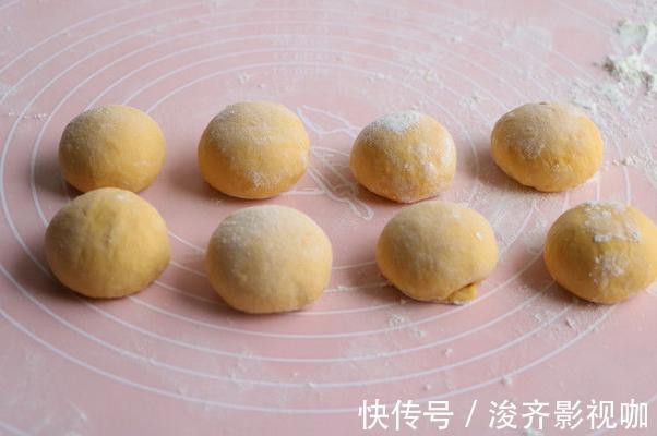 早餐别总吃油条,试试更好吃的南瓜甜甜圈,非油炸更健康