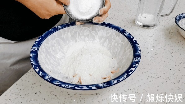 风味|家里有南瓜的来看看,教你做风味独特的紫薯南瓜派,比蛋糕都好吃
