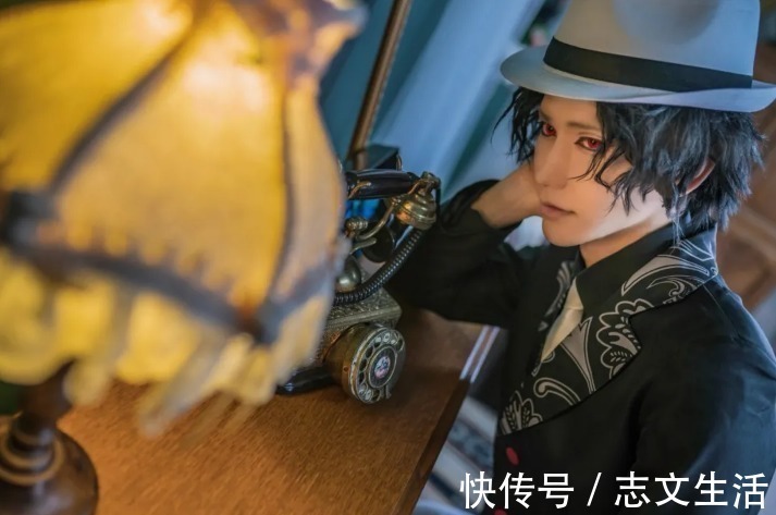 面对镜头|夫妇变闺蜜?一家三口玩cosplay,结果爸爸成了女装大佬