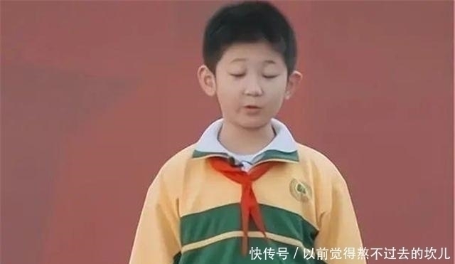 孩子|儿子当众“吐槽”爸妈偏心妹妹，看到妹妹脸后，网友：是我也偏心