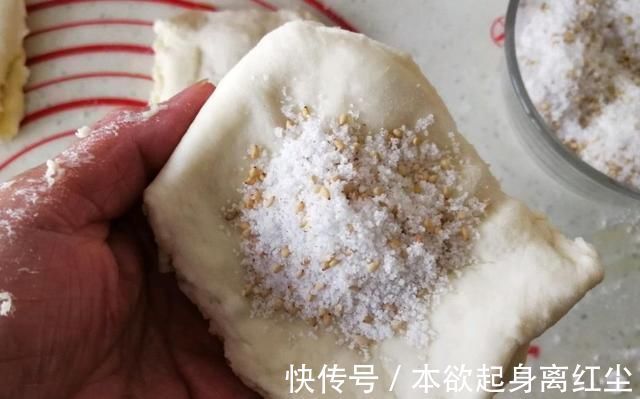 好吃|最近糖饼火了,学会这样做,又香又甜又软,放凉了也不硬