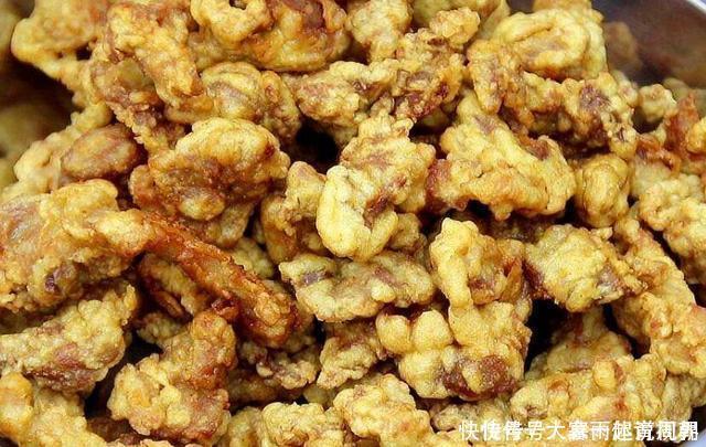 面粉|炸酥肉加“面粉”还是“淀粉”,很多人做错了,难怪不酥脆不香!