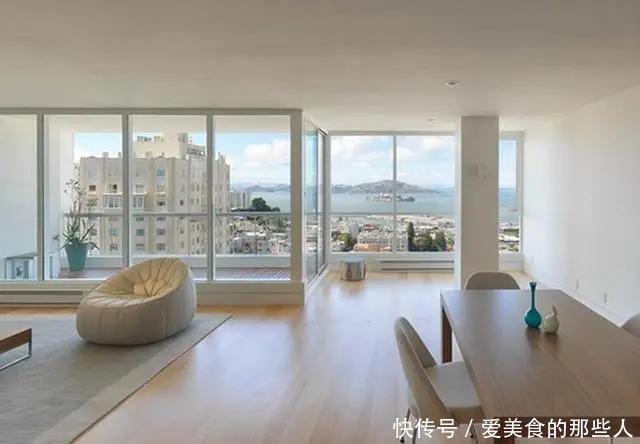 阳台封一半留一半，相当于多出个阳光房